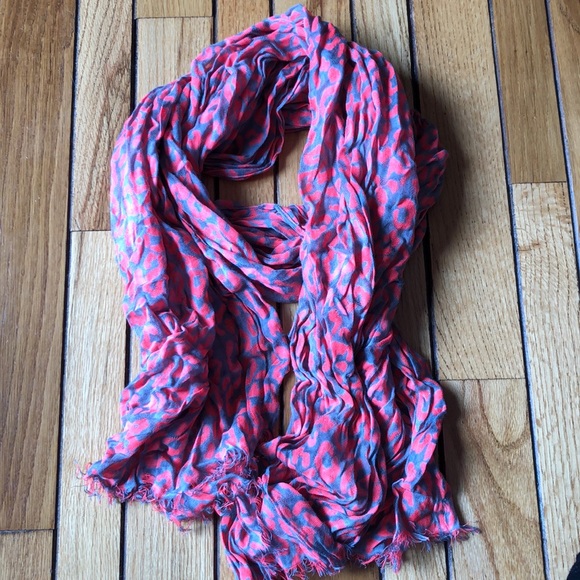 Spotted scarf - Picture 3 of 3